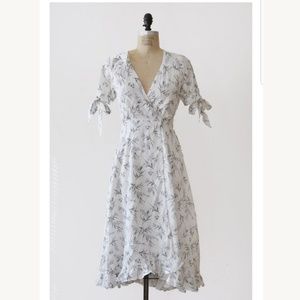 Vintage-inspired Floral Wrap Dress